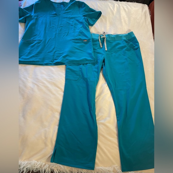 Figs Tops Figs Pacific Blue Scrub Set Kade Pants Casma Top Xl With